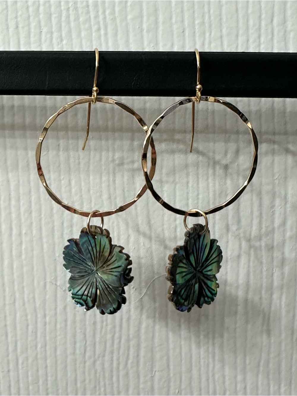 14k Gold-Filled Earrings Hammered Hoops Iridescent Rainbow Abalone Flowers 2.5”